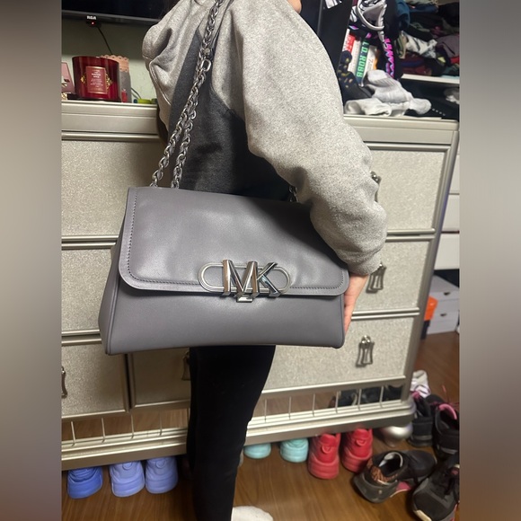 Brand new grey/purple XL Micheal Kors bag BNWT - Picture 2 of 10